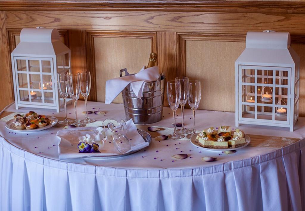 Castle Arch Hotel Трим Экстерьер фото