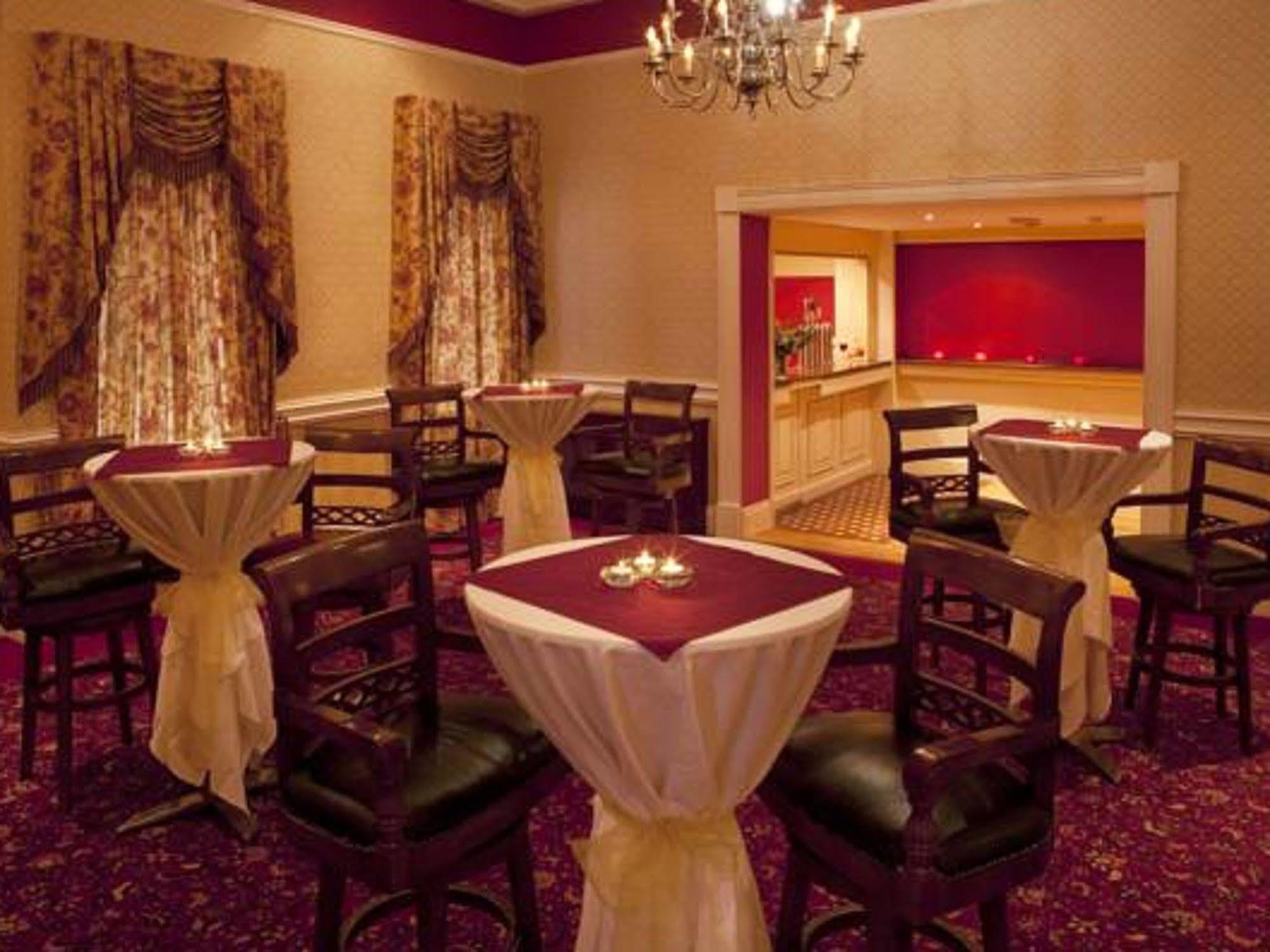Castle Arch Hotel Трим Экстерьер фото