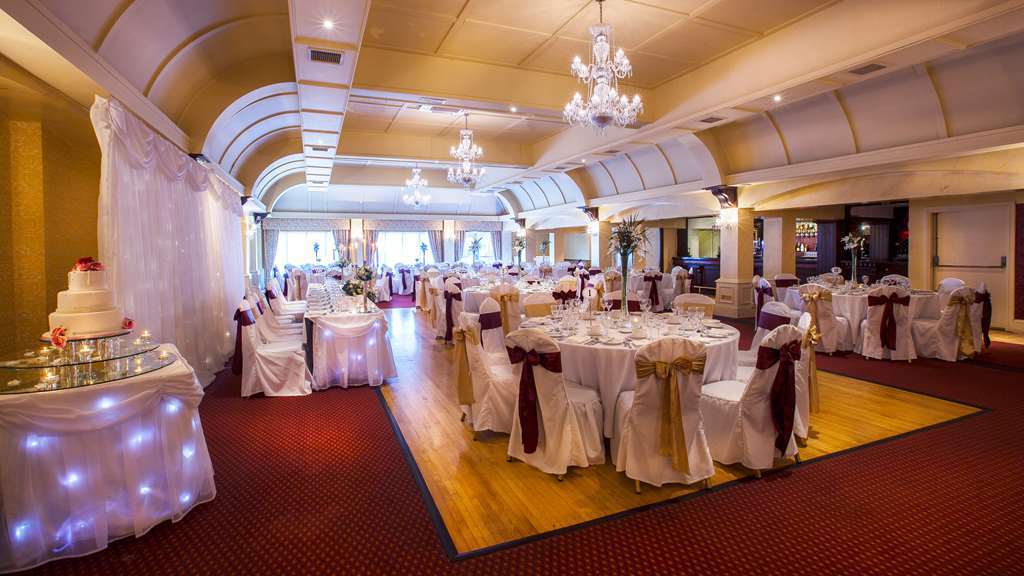Castle Arch Hotel Трим Ресторан фото